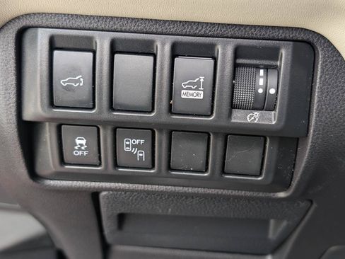 Used 2019 Subaru Ascent Touring w/ Popular Package #3 AWD/4WD image 17