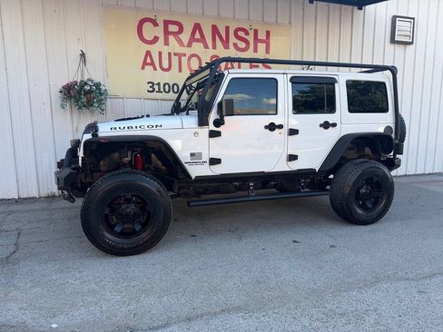 Used 2014 Jeep Wrangler Unlimited Rubicon w/ Connectivity Group AWD/4WD image 8