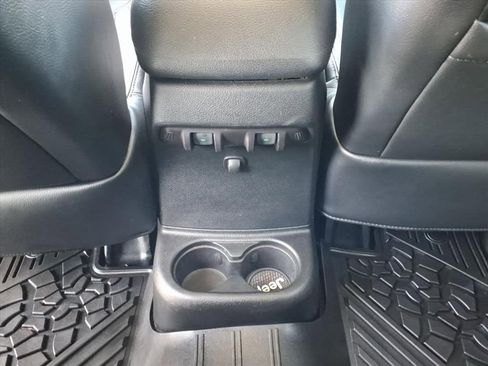 Used 2016 Jeep Wrangler Unlimited Rubicon w/ Dual Top Group image 5