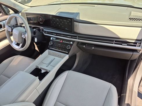 Used 2025 Hyundai Santa Fe SEL FWD image 33