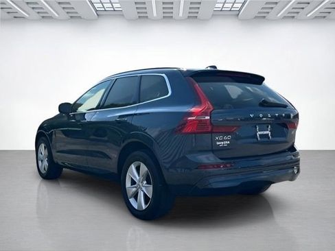 Used 2022 Volvo XC60 B5 Momentum AWD/4WD image 6