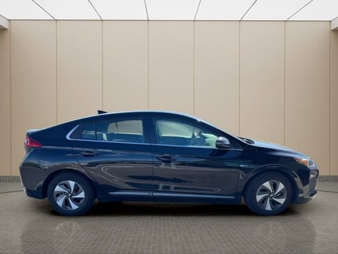 Used 2017 Hyundai Ioniq SEL image 13