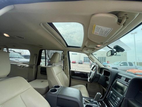 Used 2015 Lincoln Navigator L 4WD w/ Equipment Group 101A Reserve image 3