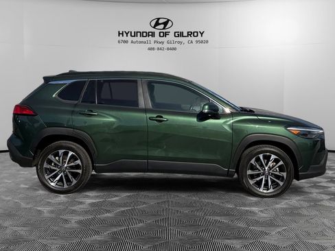 Used 2024 Toyota Corolla Cross XLE image 4