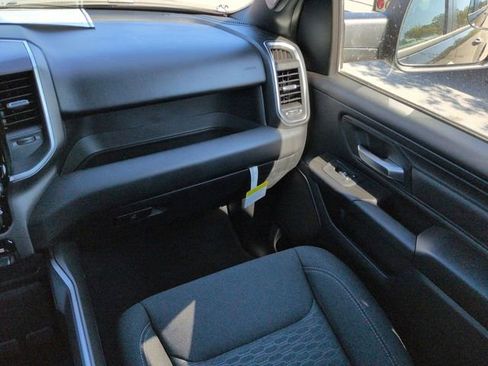 New 2026 RAM 1500 Express AWD/4WD image 17