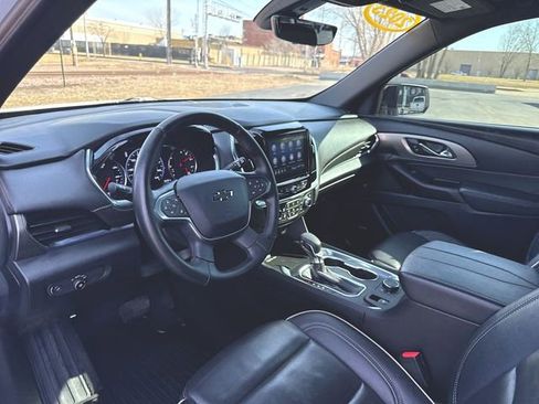 Used 2023 Chevrolet Traverse Premier w/ Redline Edition image 10