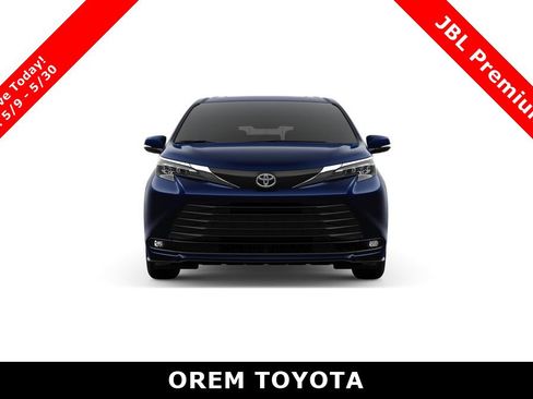 New 2026 Toyota Sienna XLE image 17