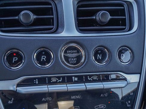 Used 2020 Aston Martin DB11 Volante image 31