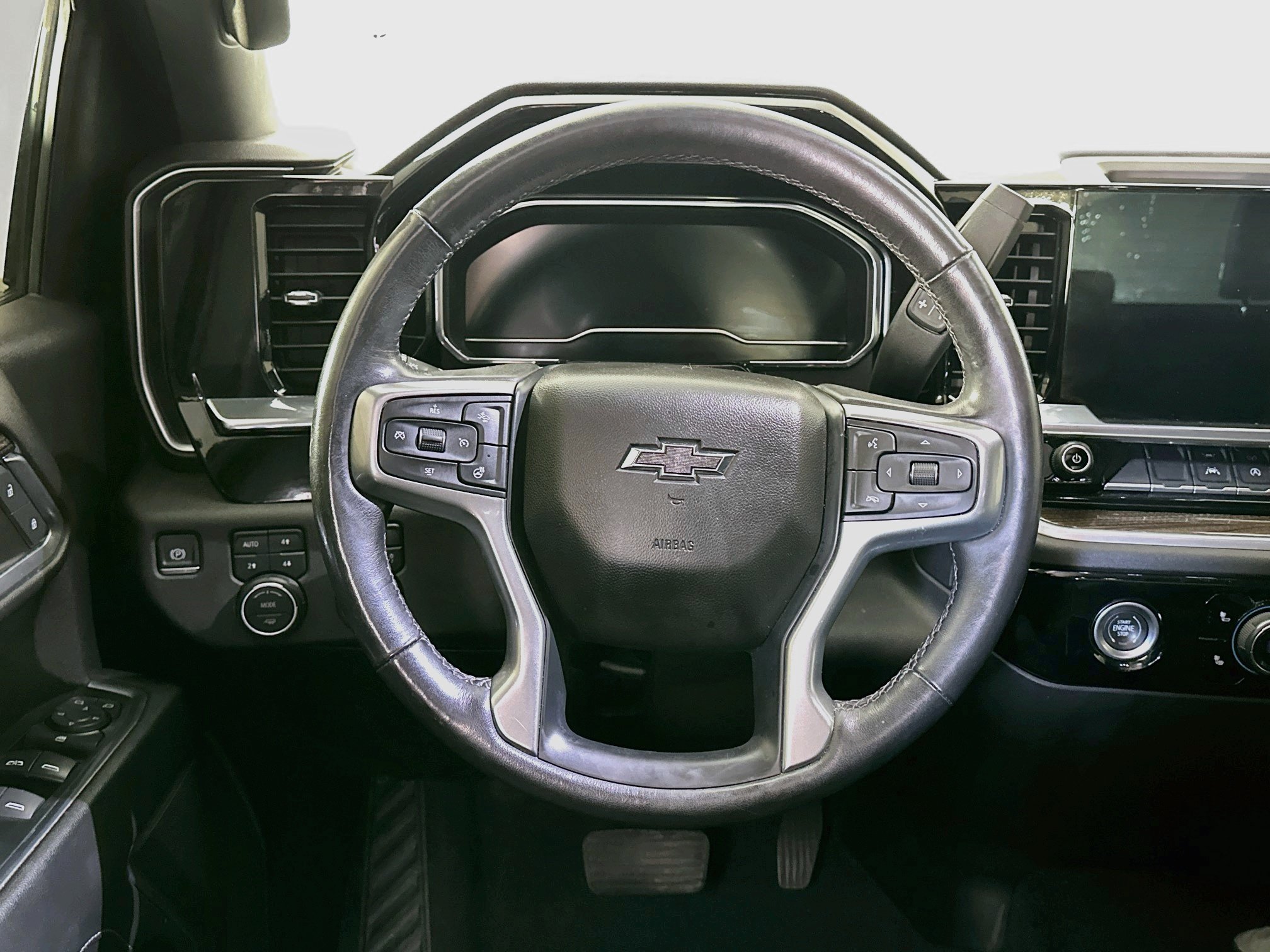 Used 2022 Chevrolet Silverado 1500 RST w/ Z71 Off-Road Package AWD/4WD image 17