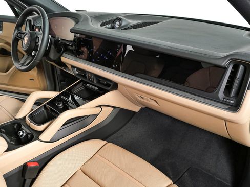 New 2026 Porsche Cayenne Coupe AWD/4WD image 26