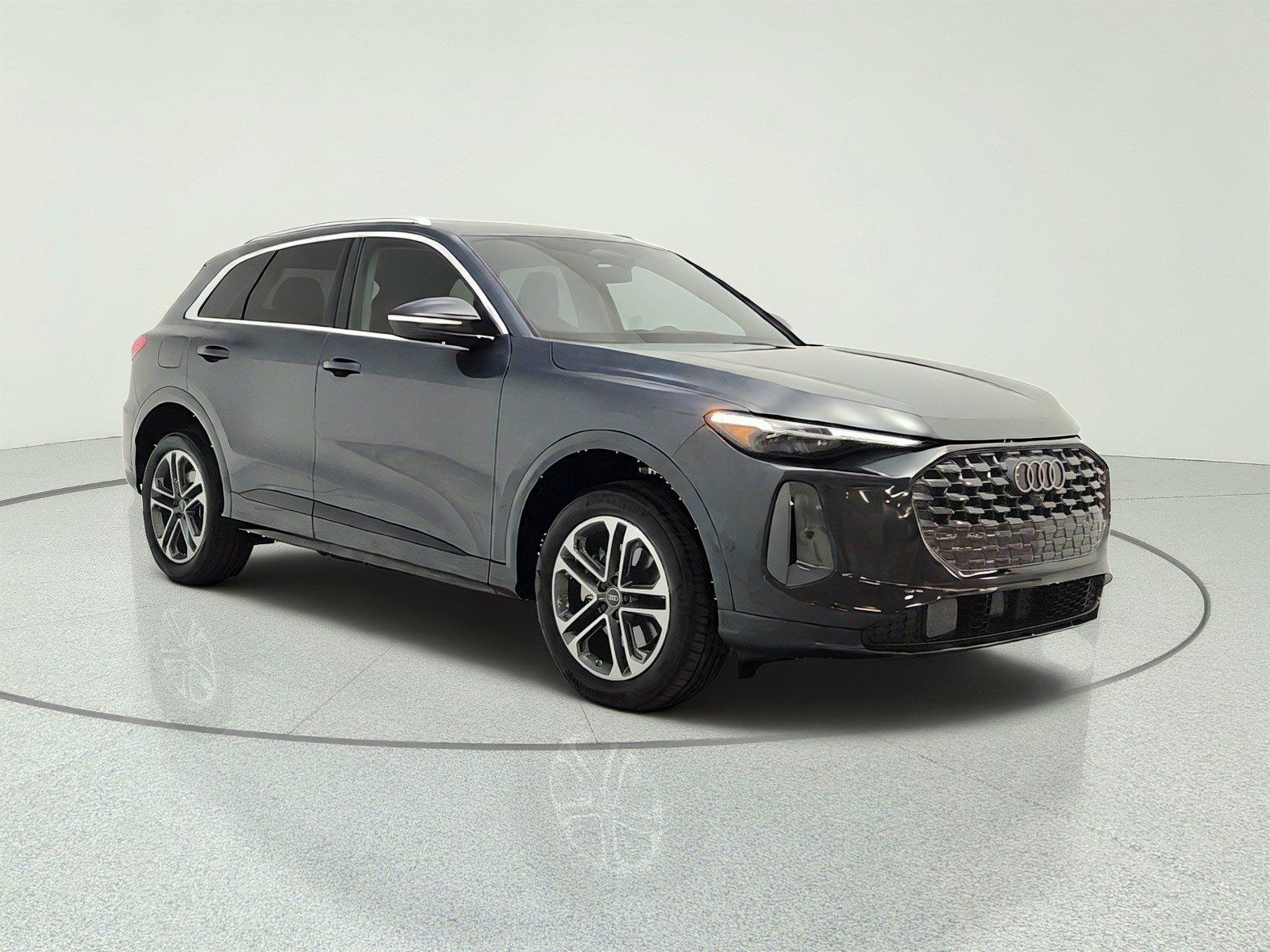 Used 2025 Audi Q5 Premium Plus w/ Premium Plus AWD/4WD image 3
