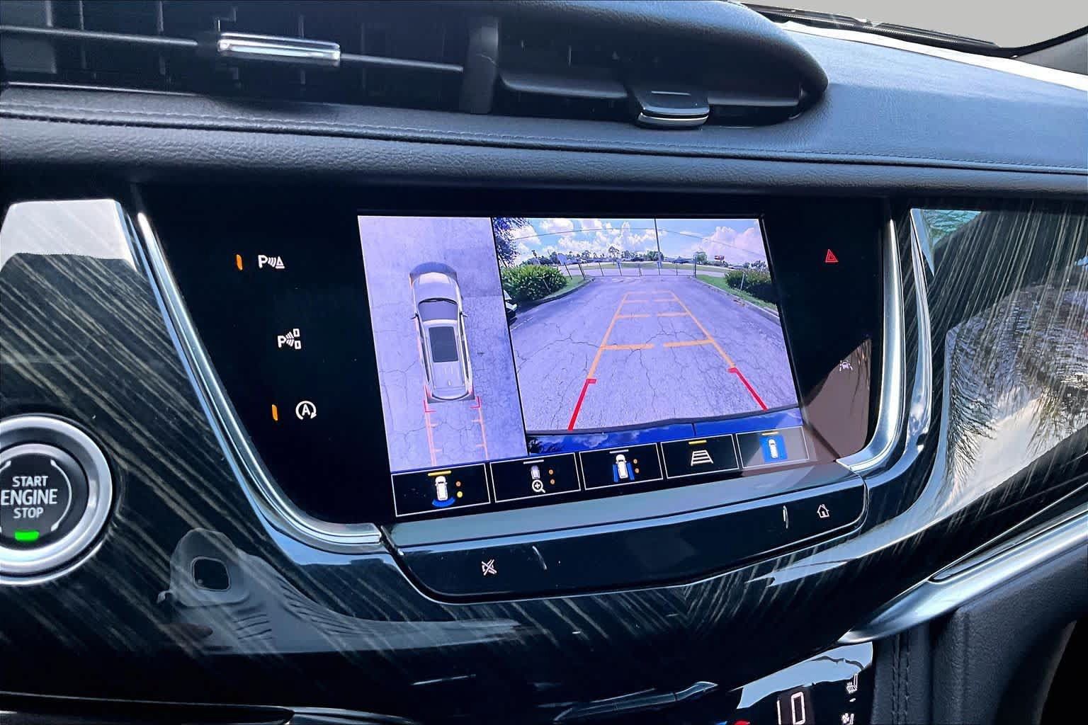 Used 2023 Cadillac XT6 Premium Luxury w/ Technology Package AWD/4WD image 25