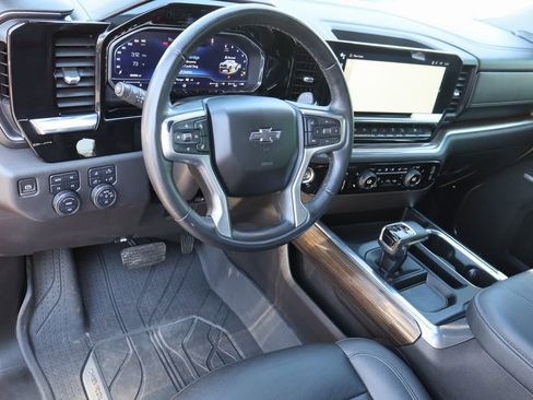 Used 2024 Chevrolet Silverado 1500 LT Trail Boss w/ LT Trail Boss Premium Package image 11