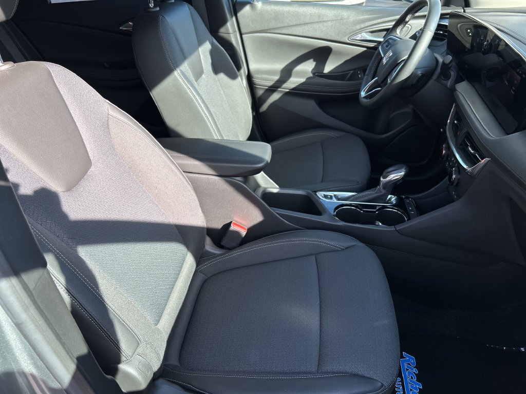 Used 2024 Buick Encore GX Preferred w/ Comfort Package FWD image 13
