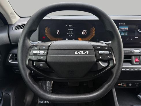Certified 2025 Kia K4 FWD image 28