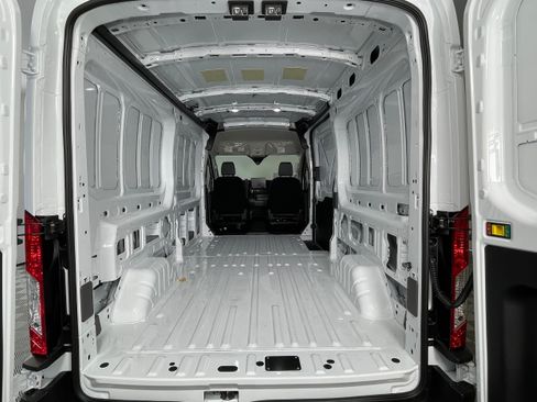 New 2026 Ford Transit 250 148 Medium Roof Extended AWD image 13