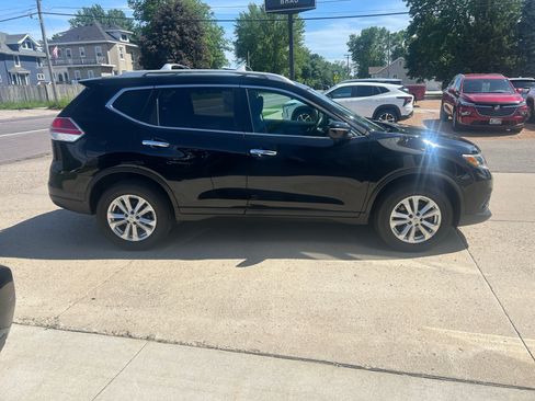 Used 2015 Nissan Rogue SV w/ SV Family Package AWD/4WD image 5