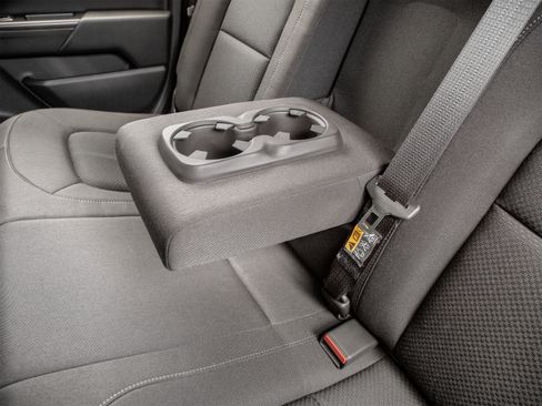 Used 2015 Chevrolet Colorado W/T RWD image 46