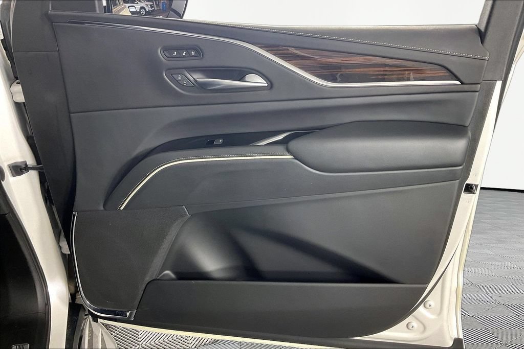 Certified 2023 Cadillac Escalade Premium Luxury AWD/4WD image 27