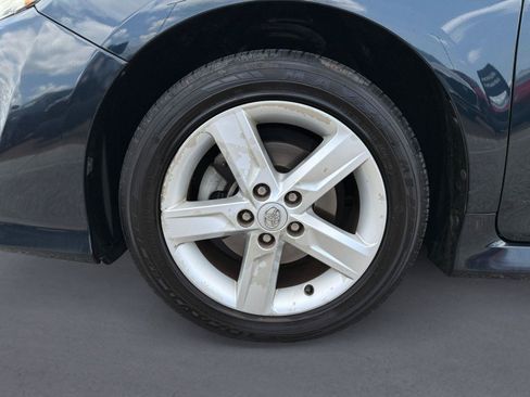 Used 2014 Toyota Camry SE FWD image 13