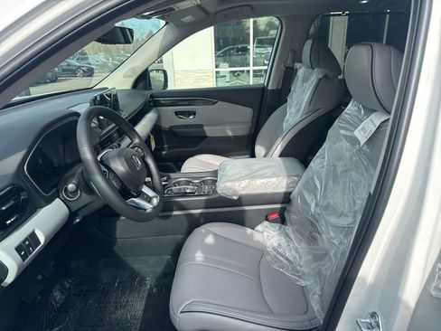 New 2025 Honda Pilot Elite image 12