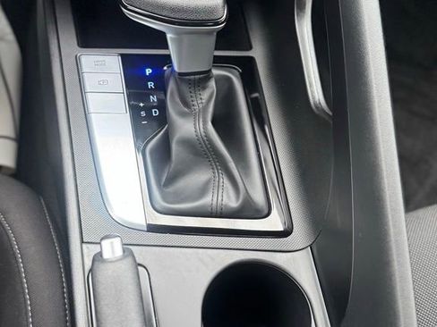 Certified 2025 Hyundai Elantra SE w/ Cargo Package FWD image 15