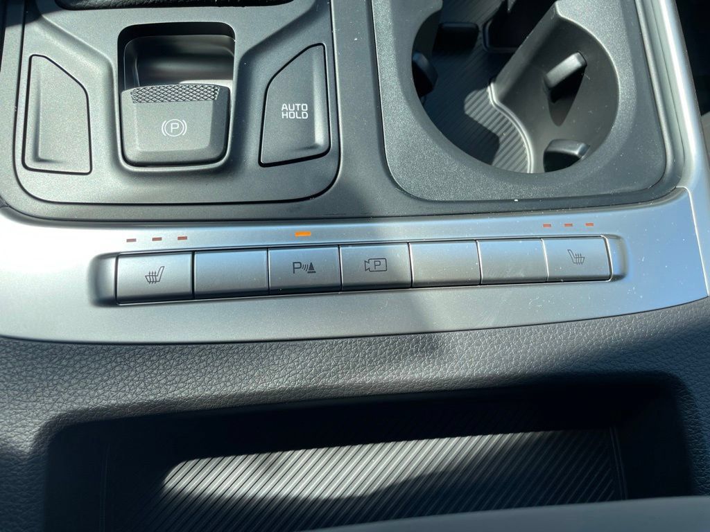 New 2027 Kia Carnival FWD image 23