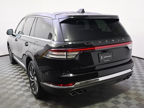 Certified 2025 Lincoln Aviator AWD image 4