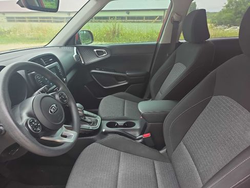 Used 2020 Kia Soul S FWD image 12