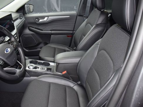 New 2025 Ford Escape SE image 10