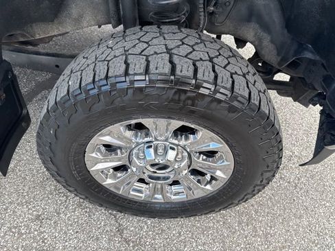 Used 2019 Ford F250 XLT w/ XLT Premium Package AWD/4WD image 9