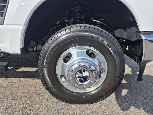 New 2026 Ford F350 XLT w/ XLT Premium Package image 11