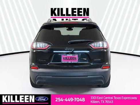 Used 2019 Jeep Cherokee Latitude Plus w/ Comfort/Convenience Group AWD/4WD image 8