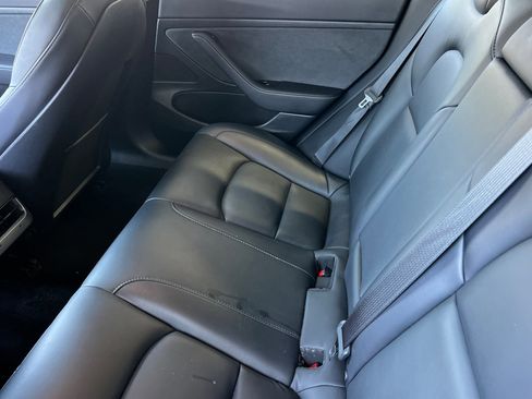 Used 2020 Tesla Model 3 Standard Range Plus RWD image 12