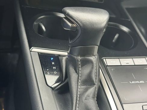 Used 2022 Lexus UX 250h Luxury image 23