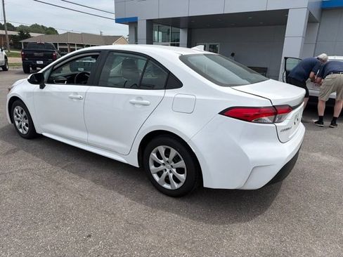 Used 2024 Toyota Corolla LE FWD image 22