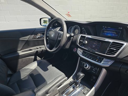 Used 2014 Honda Accord Touring image 11