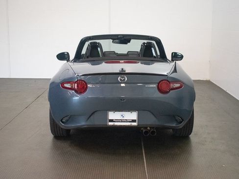 Used 2021 MAZDA MX-5 Miata Club RWD image 5
