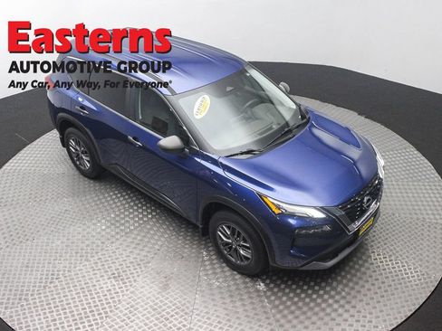 Used 2023 Nissan Rogue S AWD/4WD image 3