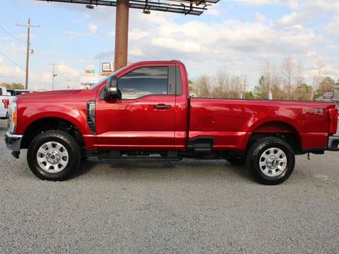 Used 2023 Ford F250 XLT w/ FX4 Off-Road Package image 2