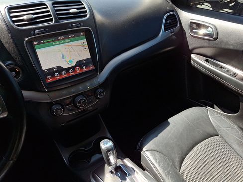 Used 2018 Dodge Journey Crossroad FWD image 30