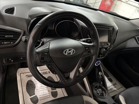 Used 2015 Hyundai Veloster Turbo FWD image 17