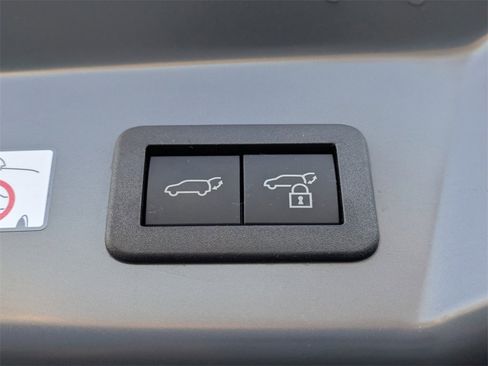 Used 2024 Toyota Prius Prime SE image 14