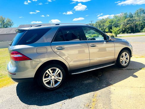 Used 2015 Mercedes-Benz ML 350 4MATIC 4dr ML 350 w/ Premium 1 Package image 8