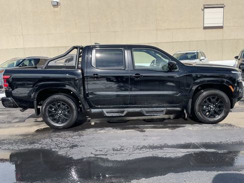 Used 2023 Nissan Frontier SV w/ Midnight Edition Package image 4