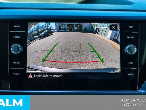 Used 2024 Volkswagen Taos SE image 29