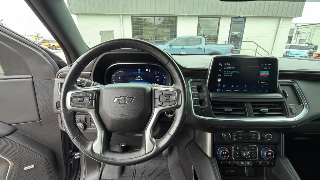 Used 2022 Chevrolet Suburban Z71 w/ Z71 Off-Road Package AWD/4WD image 16