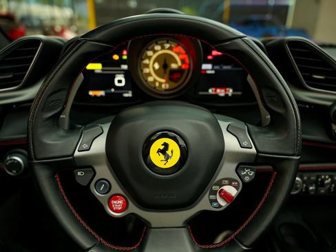 Used 2017 Ferrari 488 Spider image 17