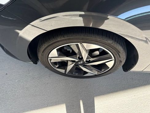 Used 2023 Hyundai Elantra Limited FWD image 22