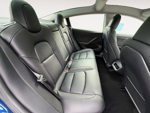 Used 2023 Tesla Model 3 Standard Range image 18